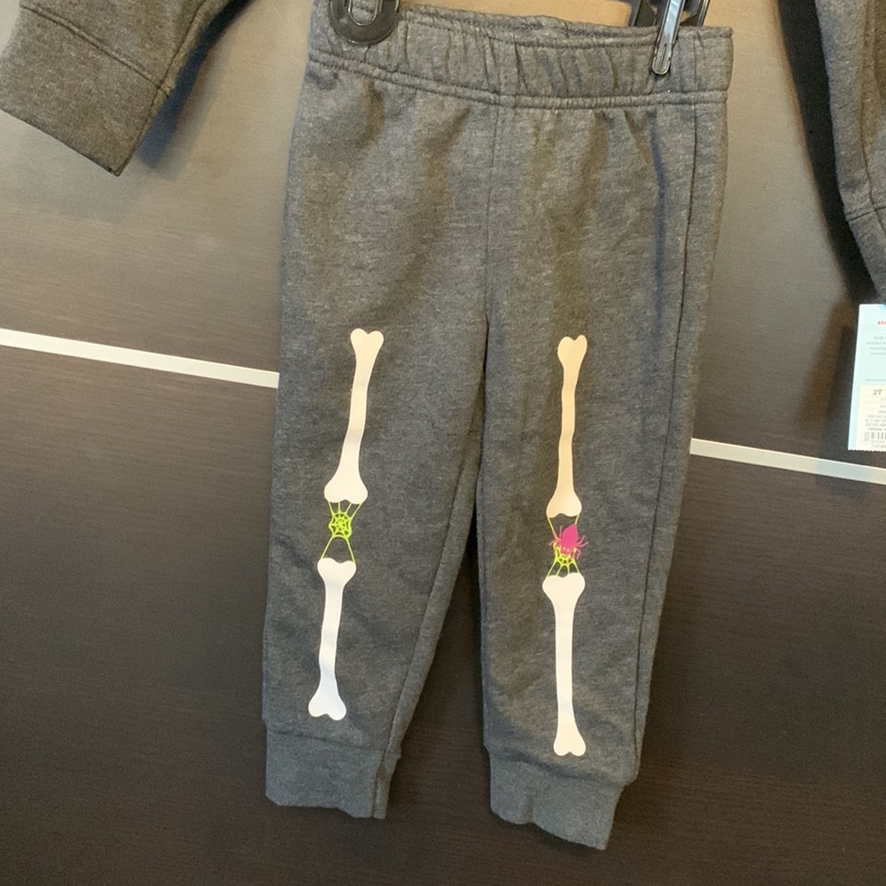 Cat & Jack Unisex Halloween Skelton Jogger Set - Picture 12 of 15
